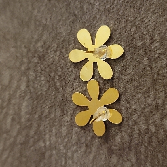 3/$30 Hammered Goldtone Flower Post Earrings - Picture 3 of 5